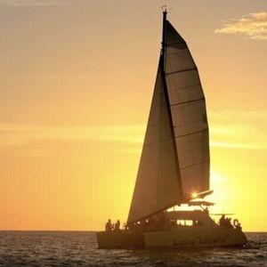 Sunset Catamaran Tour + Dinner in Costa Rica