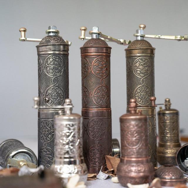 Handmade Pepper Grinder, Antique Copper Salt Coffee Spice Grinder Mill, Housewarming Kitchen Decor, Minimalist Dining Table Accessories,