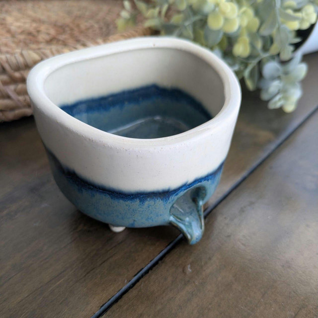 Ceramic Sponge Holder with Drain for Kitchen and Bathroom Sink