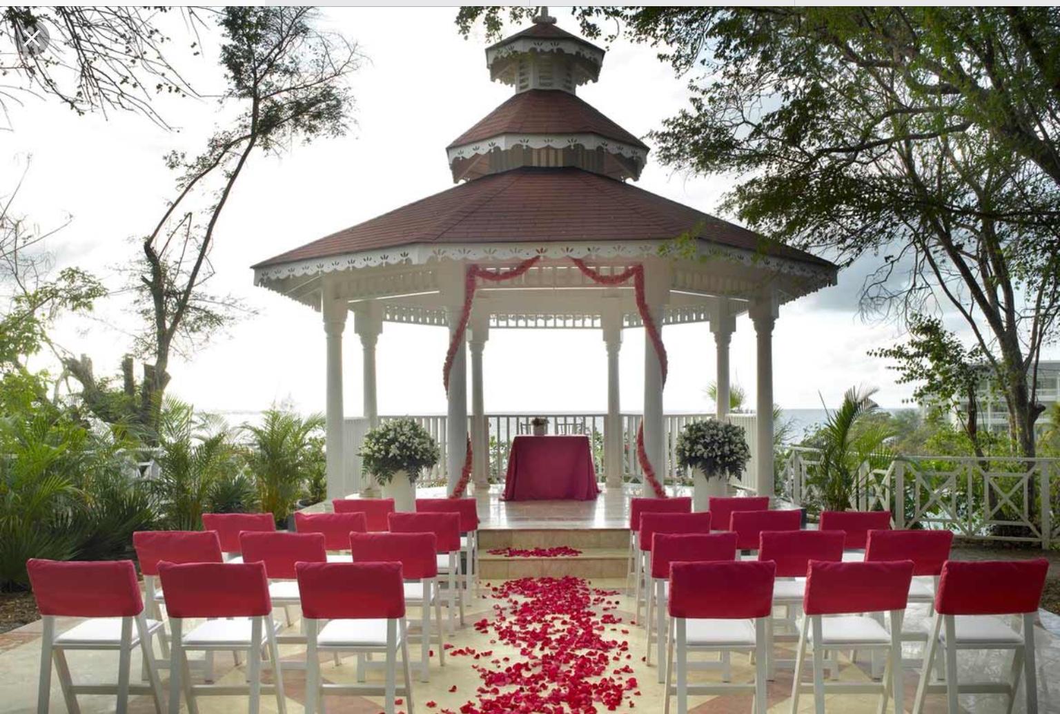 The Wedding Website of Devon Edwards and James Brown