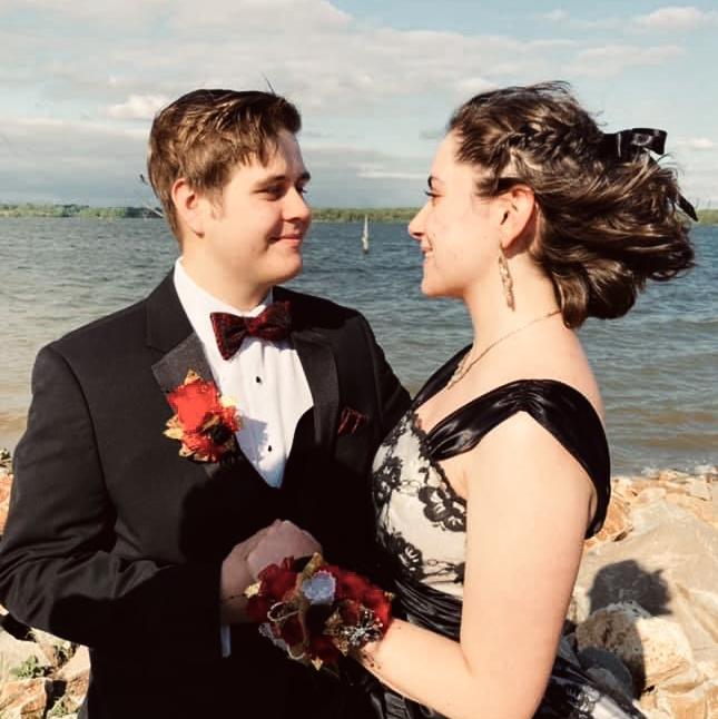 Their first prom night 🤍