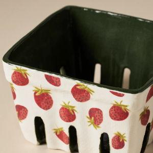 Fruta Stoneware Berry Basket