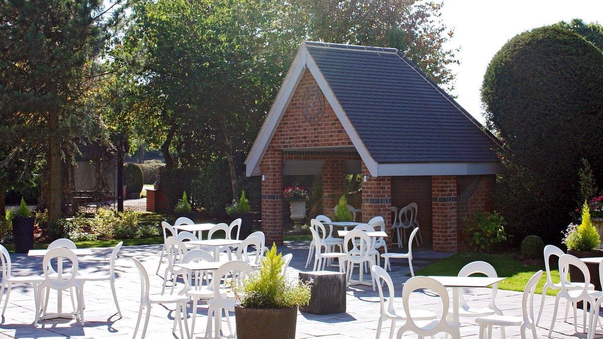 The Wedding Website of Chloe Swift and Ethan Crichton