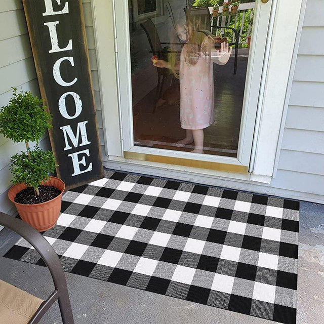 SEEKSEE 100% Cotton Buffalo Plaid Rug 3 x 5 ft Black and White Rug Buffalo Plaid Doormat Washable Hand-Woven Indoor or Outdoor Rugs for Layered Front Door Mats, Porch, Kitchen, Farmhouse, Entryway