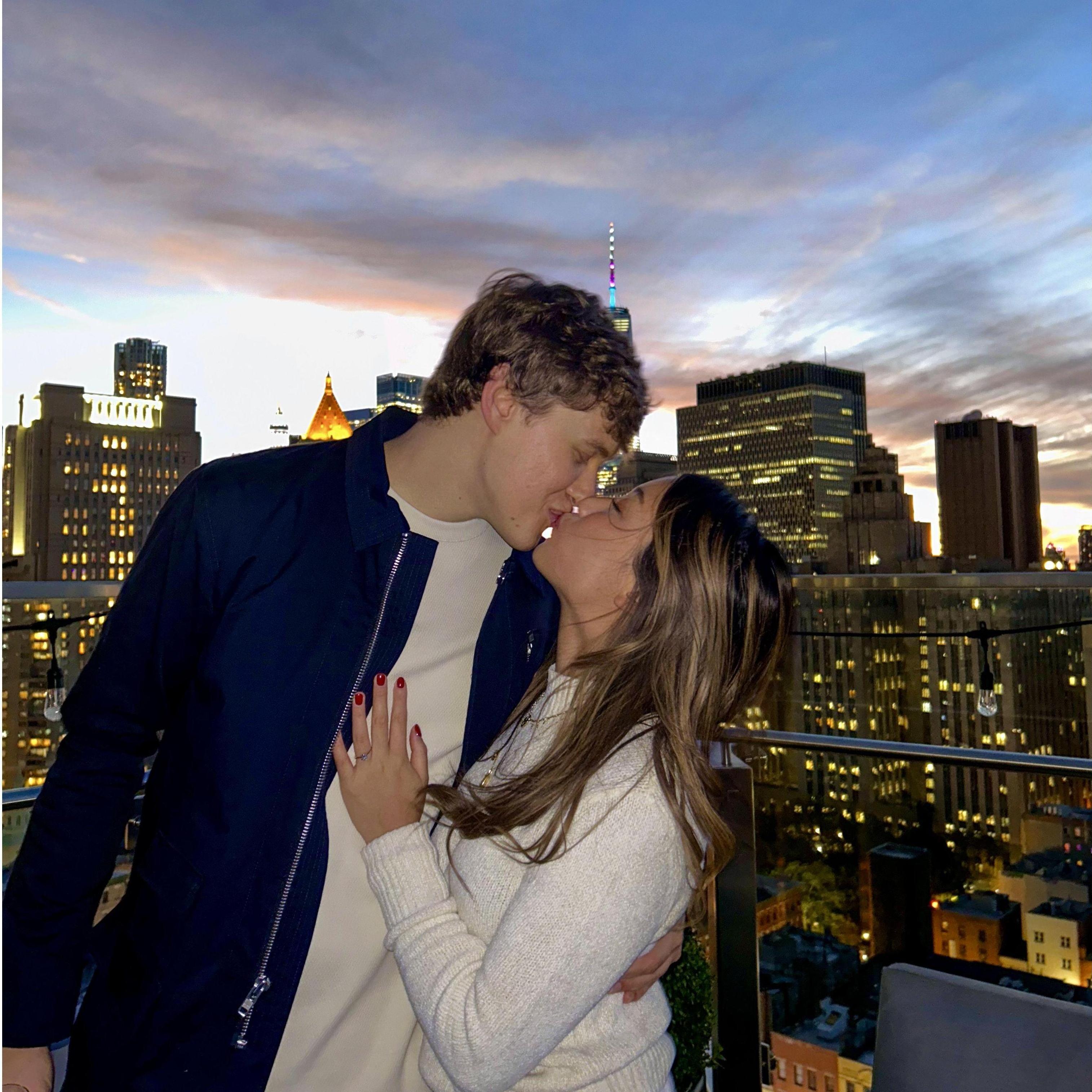 Oct 2023 - NYC // The night Chad proposed! đ Shar was so sick but it was still the most amazing night with family & friends :)