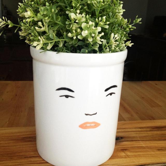 Face Vase (Etsy)