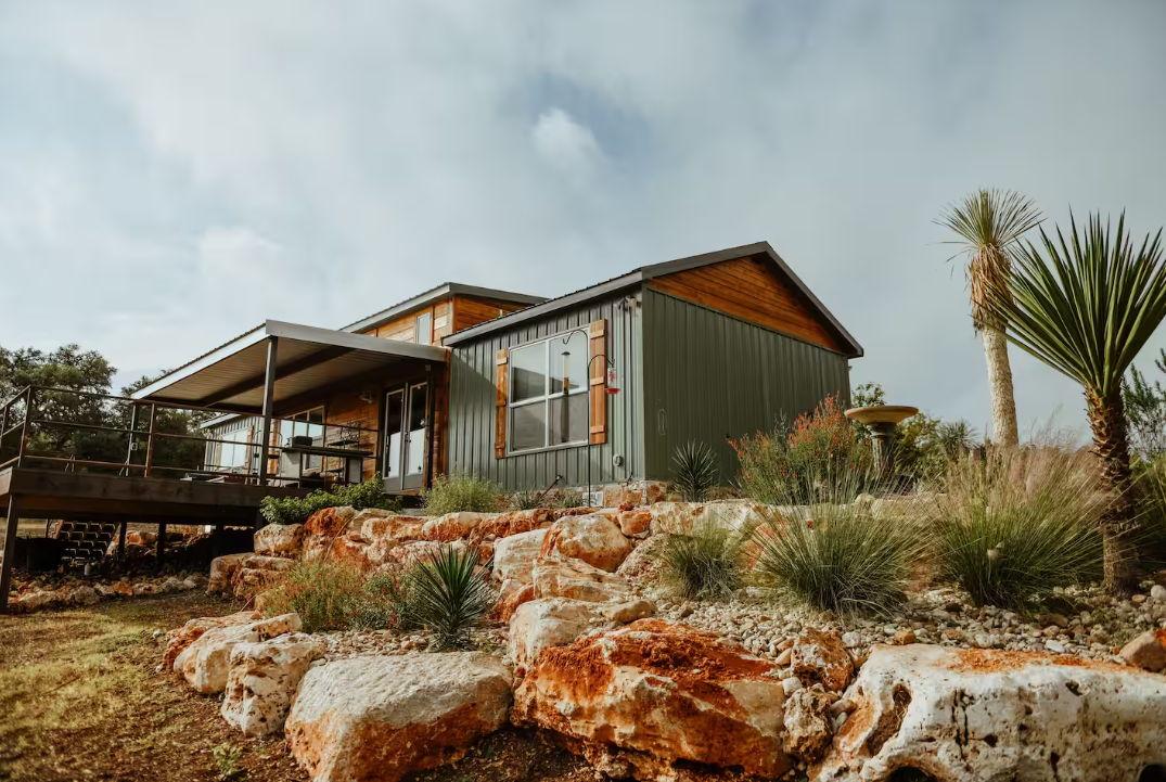 The Wedding Website of Kylie Rae Cox and Dillon Scott Zschiesche