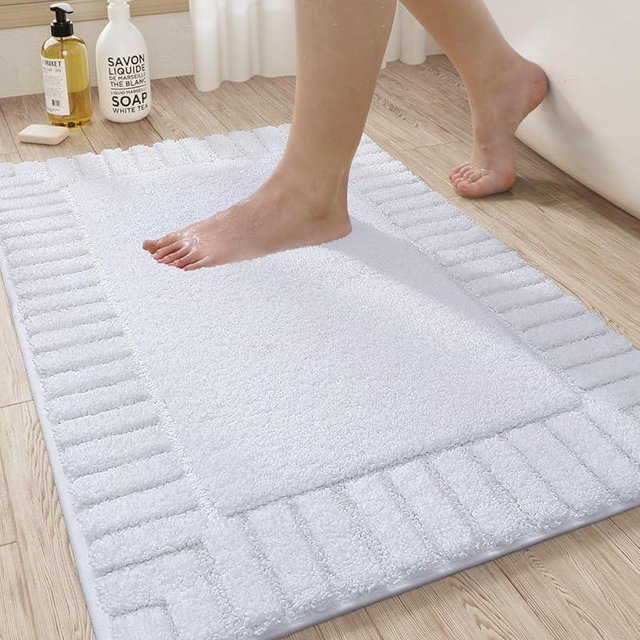 LUMI Premium Bath Rug, Extra Soft and Absorbent Bathroom Mat, Quick Dry, Non Slip, Machine Washable Bath Mat for Shower and Tub, White, 19.5"x31.5"
