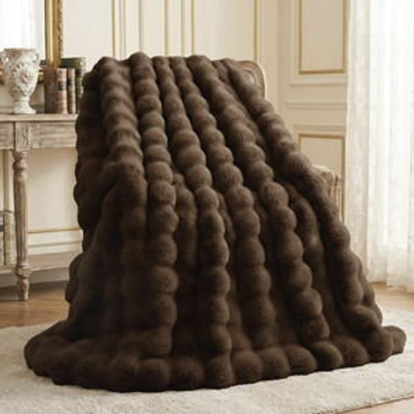 (BROWN) L'AGRATY Faux Rabbit Fur Blanket: 50" x 60" Luxury Soft Fluffy Thick Fur Throw Blanket for Couch Bed Sofa - Cozy Plush Bubble Blankets for Winter: Warm Flannel Fleece Decorative Blanket(Cocoa Brown)