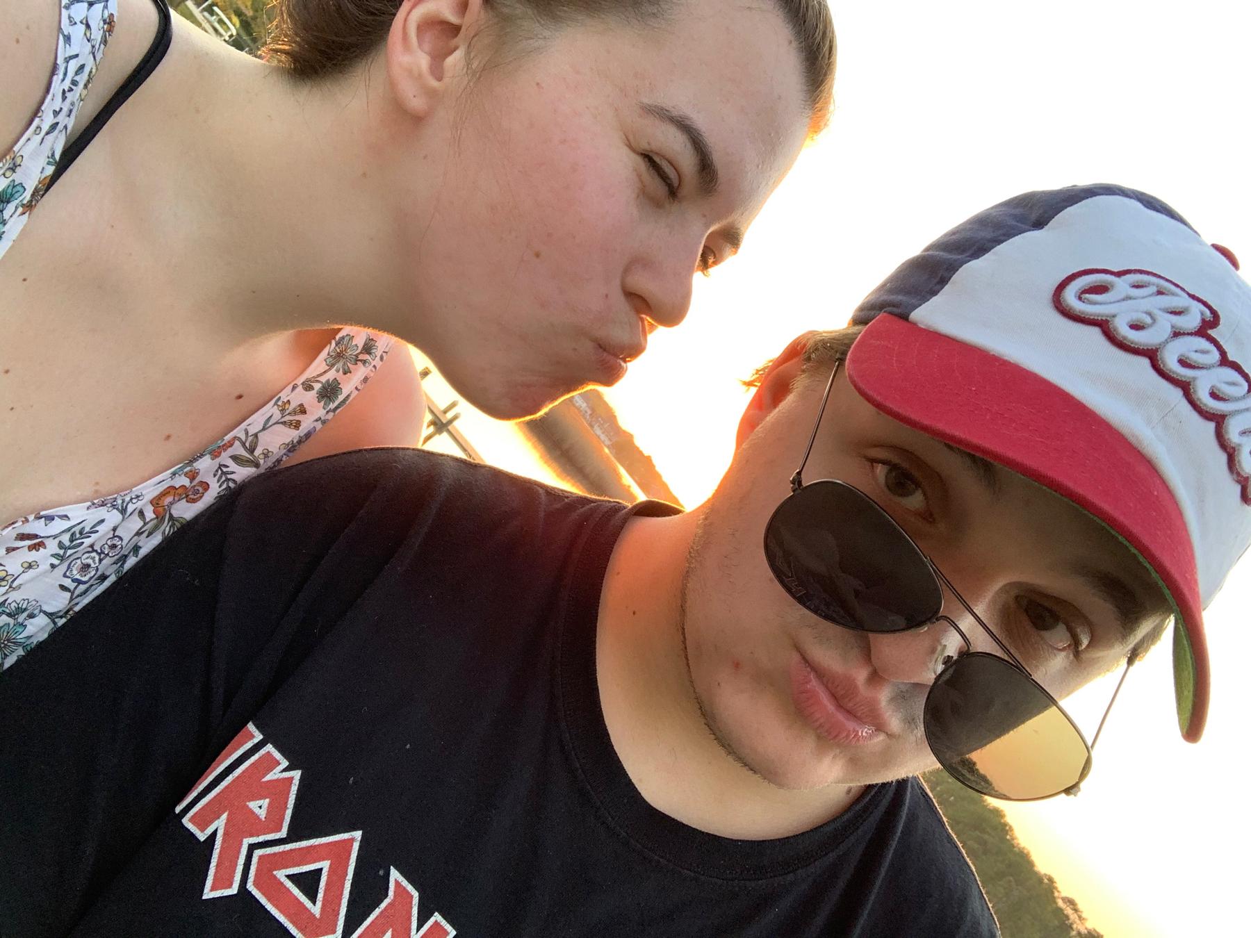 Allie visiting Joe during covid May 2020