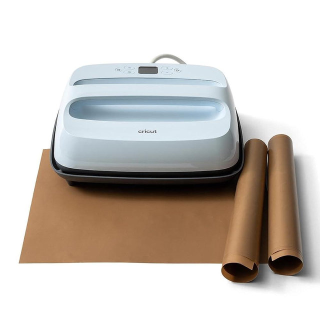 Cricut EasyPress 3 Heat Press Machine (12 "x 10") with Teflon Sheets