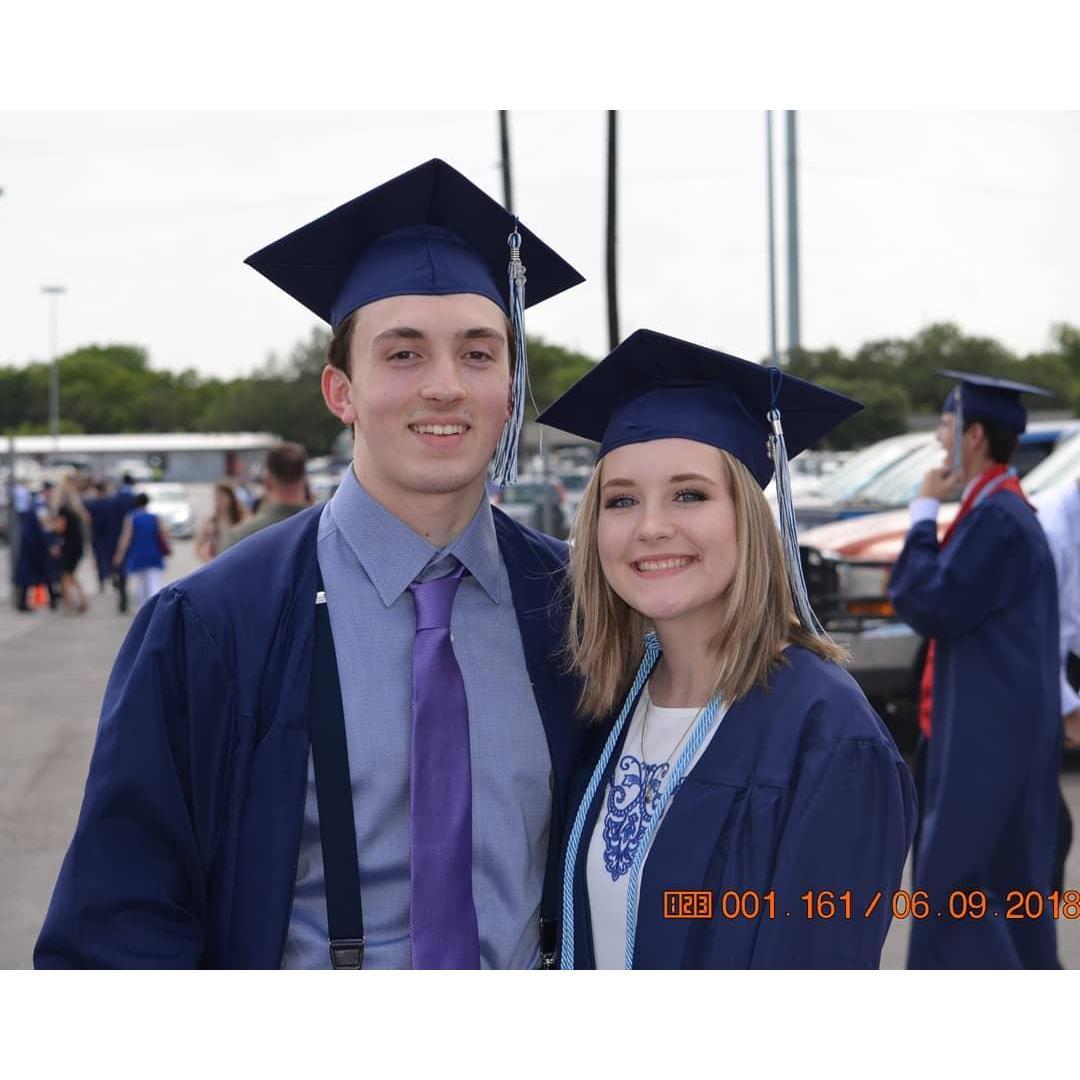 Highschool Sweethearts graduate together!