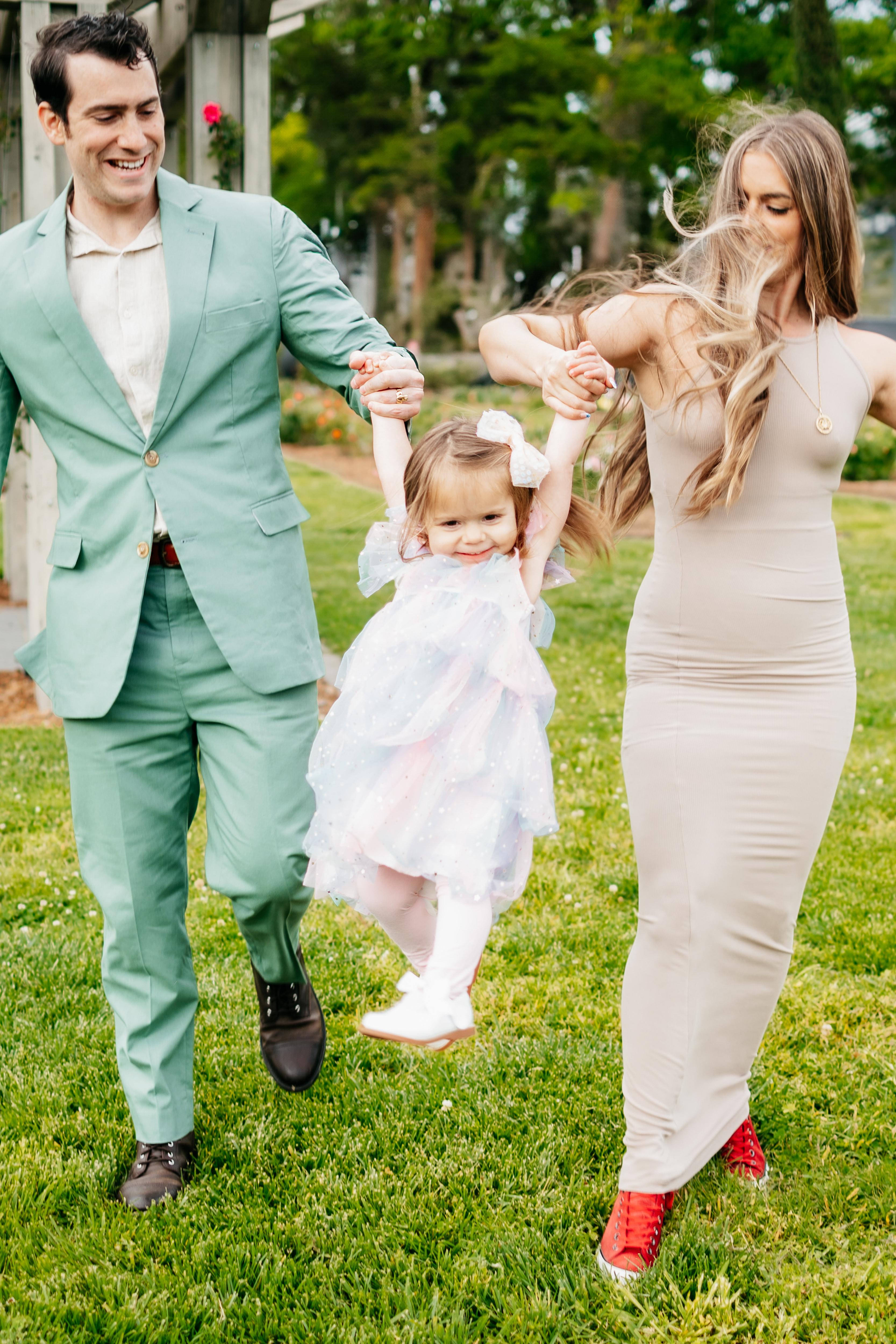 The Wedding Website of Dona Moulton and Matthew Clines
