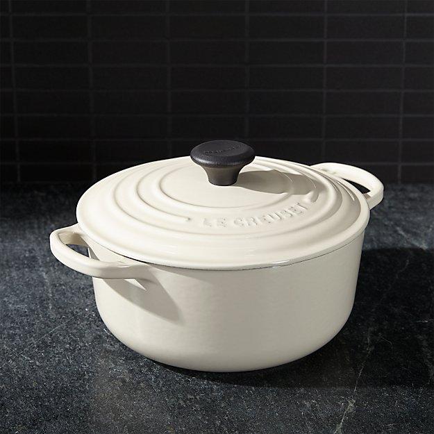 Le Creuset ® Signature Cream 2.75-Qt. Round Dutch Oven