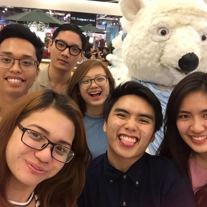 From being blockmates, we became very good friends. We listen to each others’ random stories, even to the most non sense and boring one.