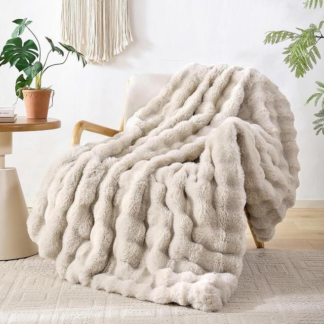 Smoofy Faux Fur Throw Blanket for Couch Rabbit Fleece - Linen Fluffy Blanket for Sofa Bedroom Living Room, Cozy Soft Plush Luxury Thick Winter Fuzzy Comfy Bubble Blanket - 50" x 60"