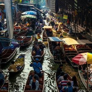 Damnoen Saduak Floating Market