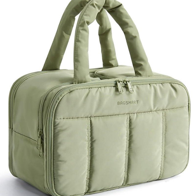 BAGSMART Travel Toiletry Bag, Puffy Large Toiletry Bag for Women, Lightweight Cosmetic Makeup Bag Organizer with Handle for Traveling, Accessories, Essentials, Toiletries (Green)