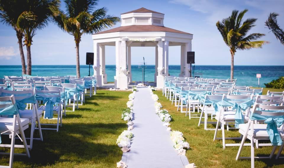 The Wedding Website of Ariana Romero and Joe DiBella