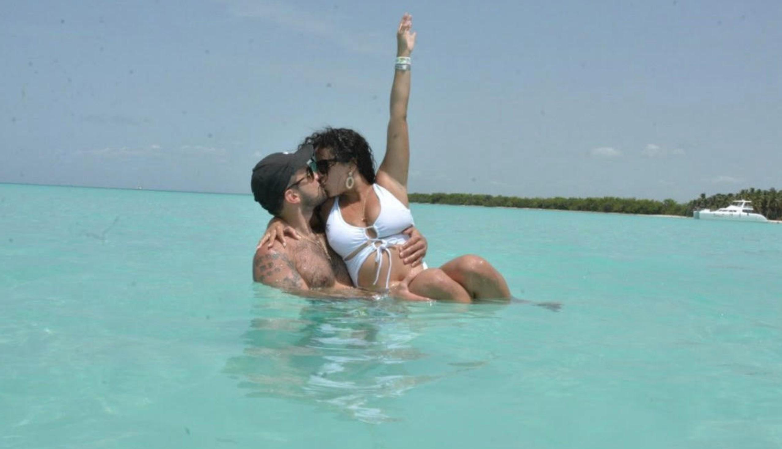 The Wedding Website of Daviana De Aza and Max Perez