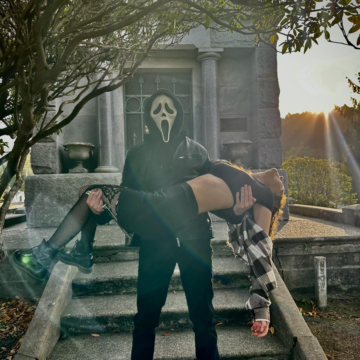 Engagement photo shoot, he got me🖤💍