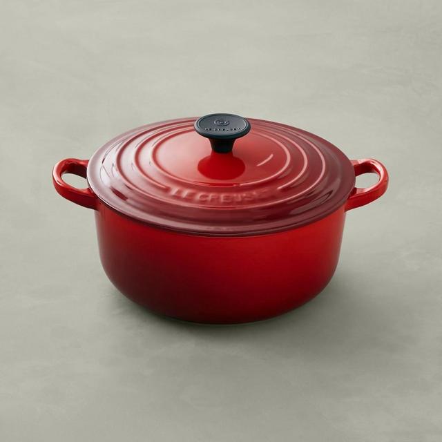 Le Creuset Signature Cast-Iron Round Dutch Oven, 2-Qt., Red