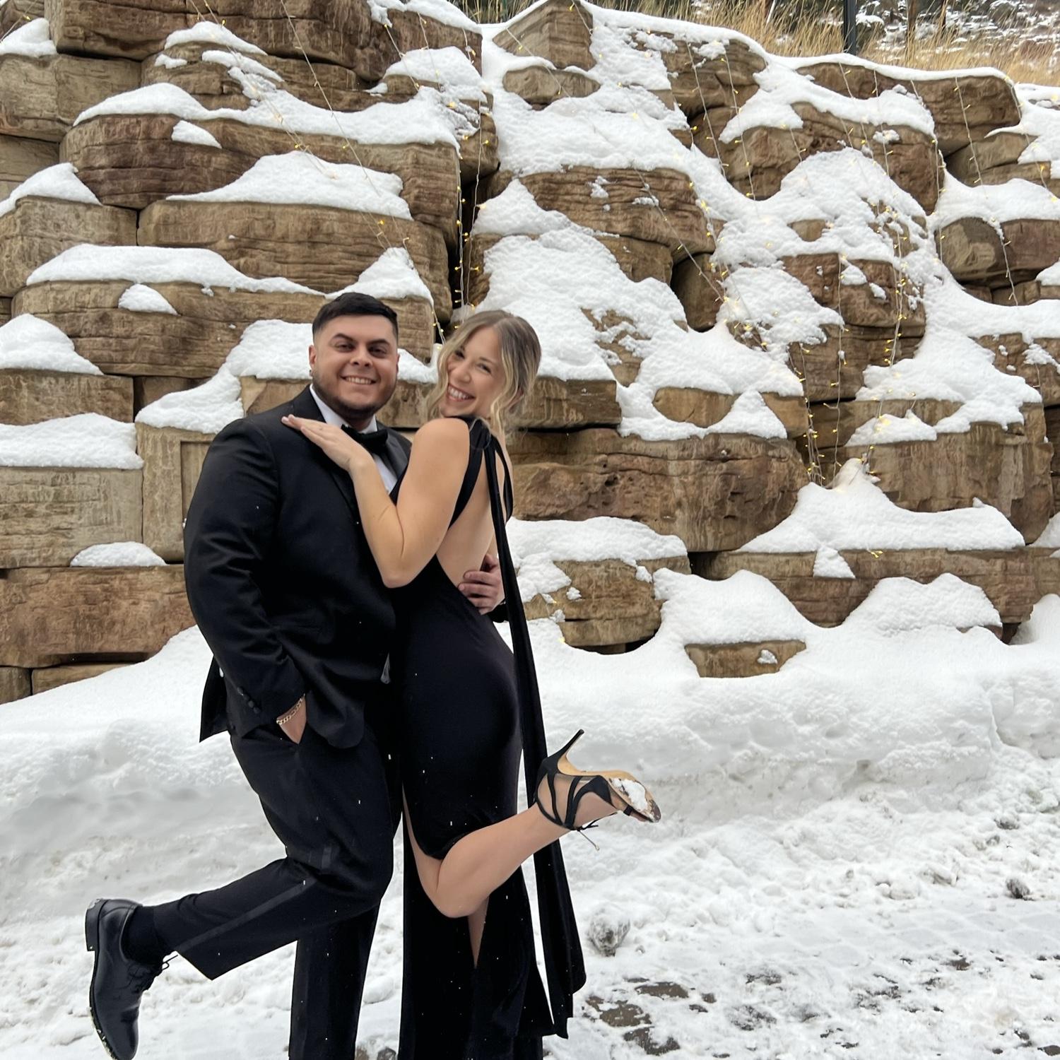 We love to celebrate our friends' love!
Courtney & Dan's Wedding
Estes Park, Colorado | December 2022