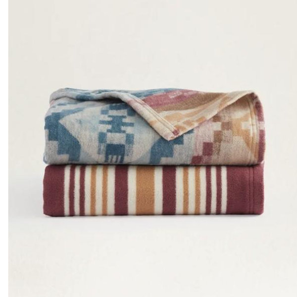 CARICO LAKE/STRIPE ORGANIC COTTON THROW GIFT PACK