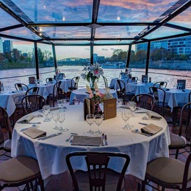 Honeymoon: Romantic Dinner Cruise with Champagne