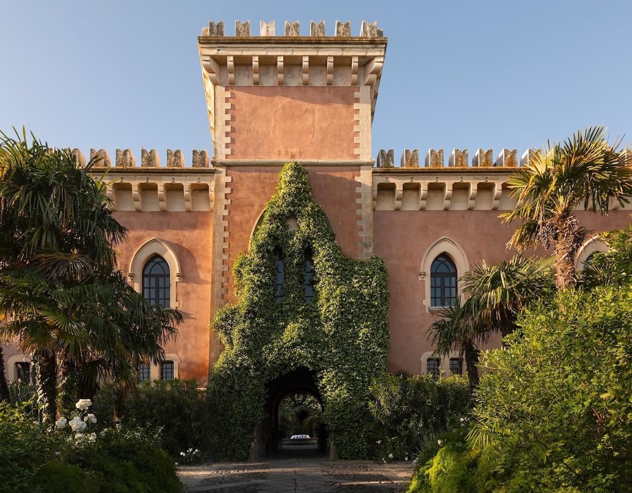 The Wedding Website of Dounia Iskandarani and Elijah Daley