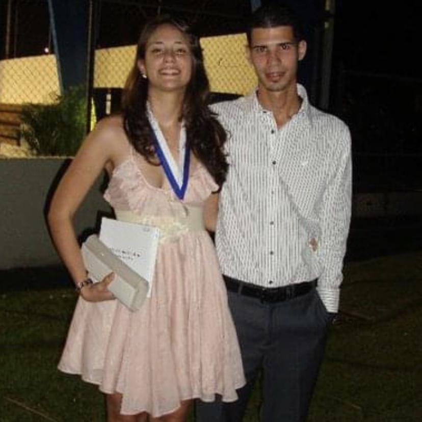 Juntitos en la Graduación de Grado 12 de Lenny
