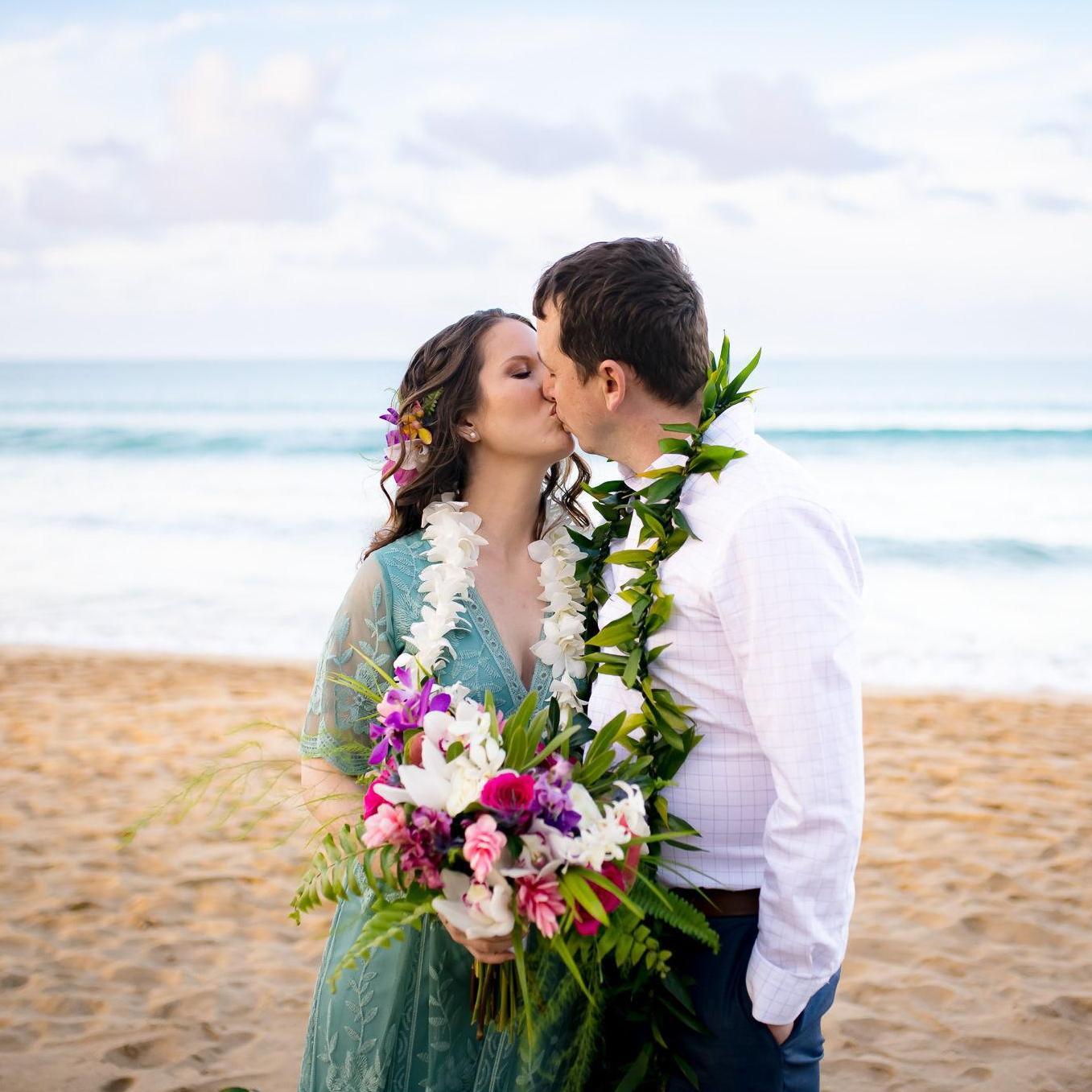 Kauai Elopement - photo by Harneet Bajwa