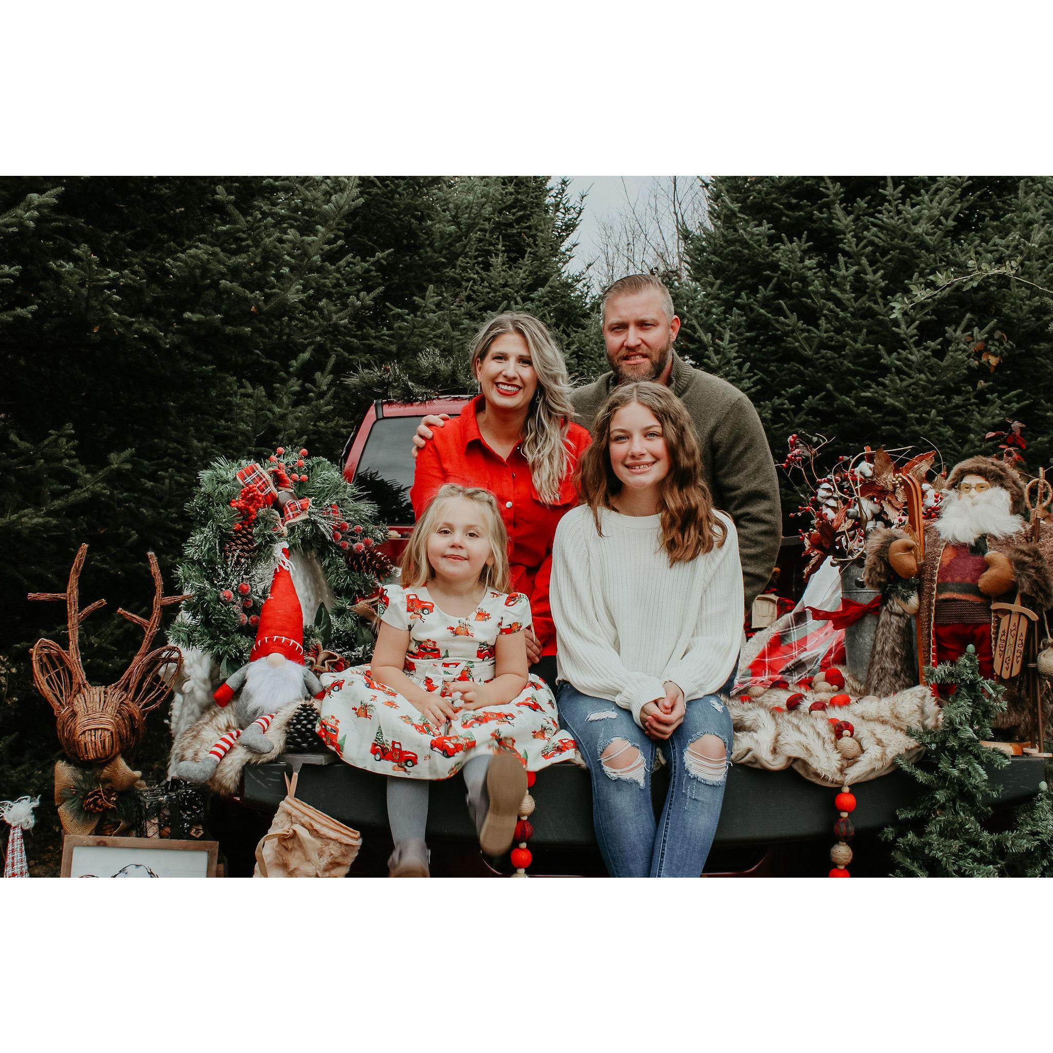 Family xmas photo 2021