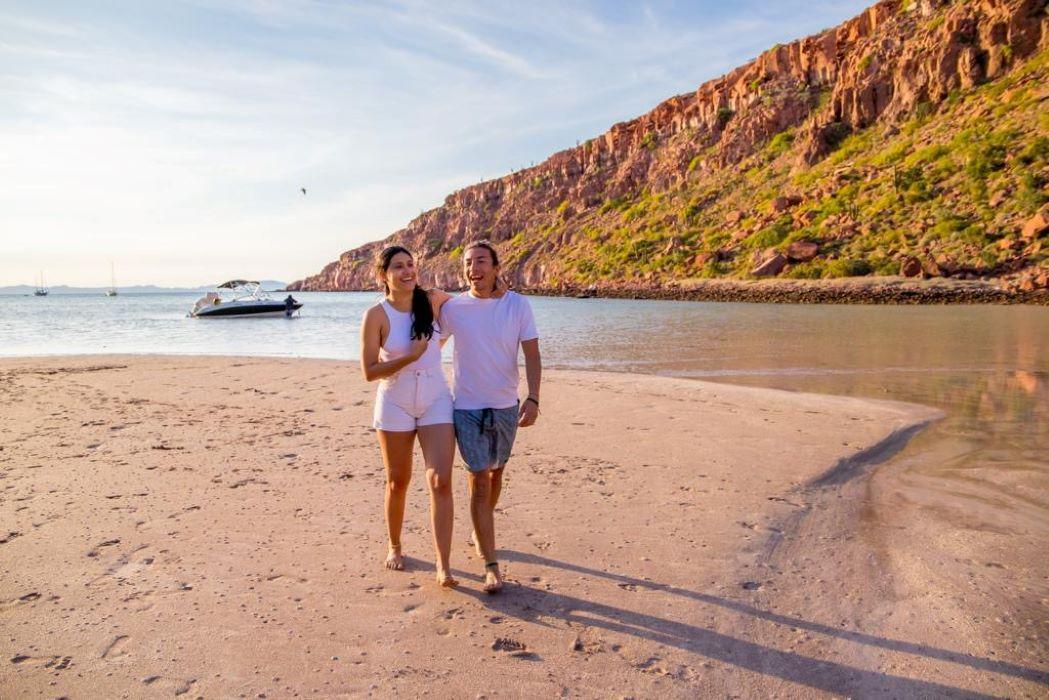 The Wedding Website of Maria José and Isaac Elihu