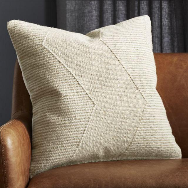 23" Bias Natural Pillow