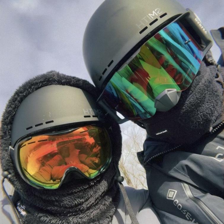 We love to snowboard!