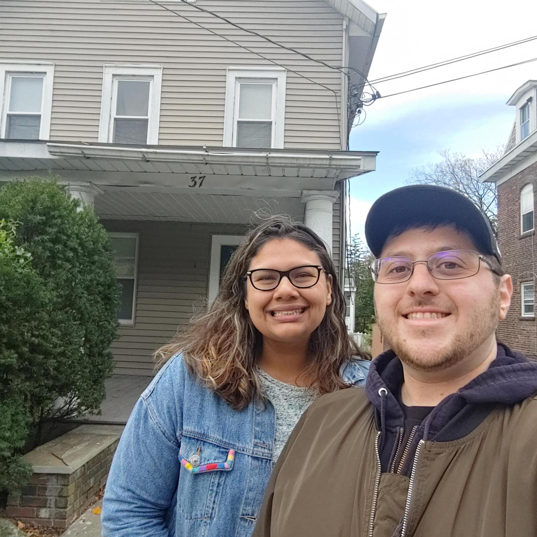 Another great moment of our anniversary trip to New Paltz, stopping by Harri's old fraternity house he lived in for 2 years in college.