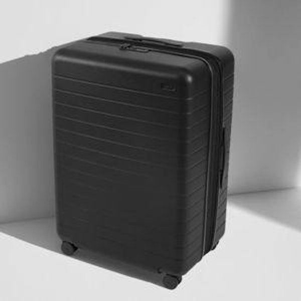 Large Expandable Suitcases: Jet Black | Away