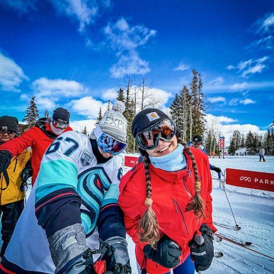 Guess who is the better Skier?