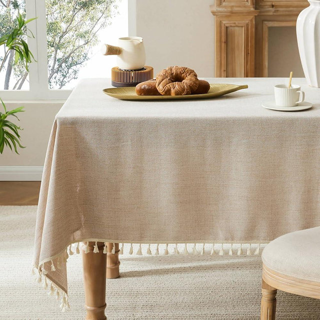 YZJZEDS Linen Tablecloth with Tassels, Farmhouse Style Beige Tablecloth, Water Resistant Burlap Tablecloths for Rectangle Table, 52x70 Inch Natural