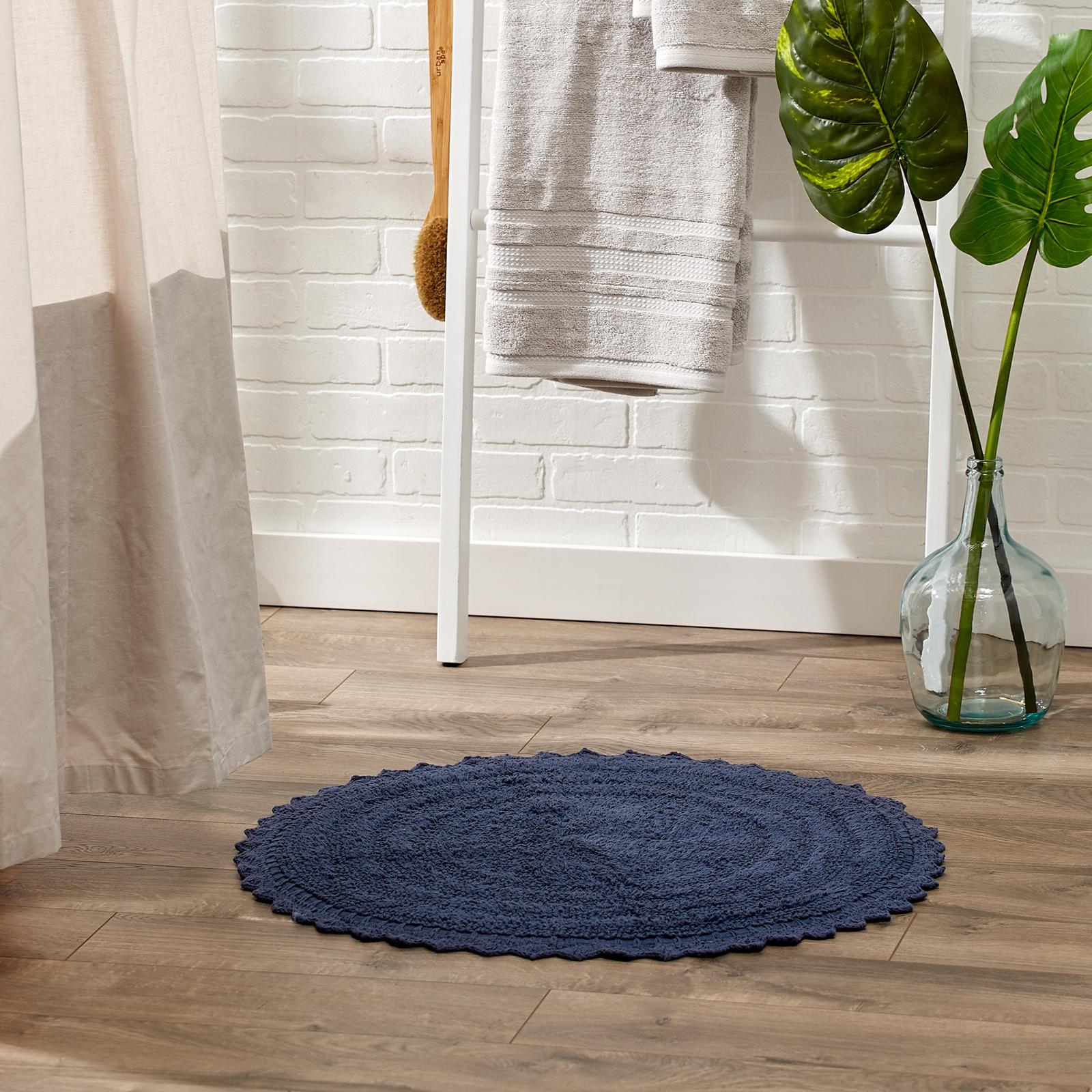 DII Stone Round Crochet Bath Mat