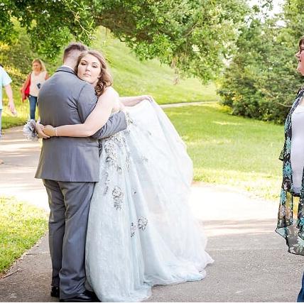 Live Oak High School Prom 2019! Ari's junior prom! As you can tell, her feet were tired at this point, lol! Louisiana State Capital Gardens, Baton Rouge, LA. 4.6.19.