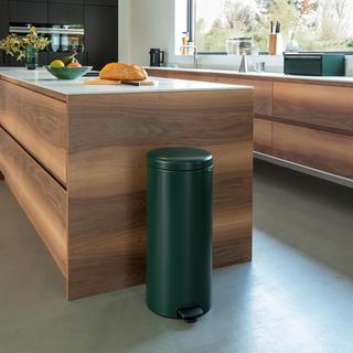 NewIcon 30-Liter Step Can