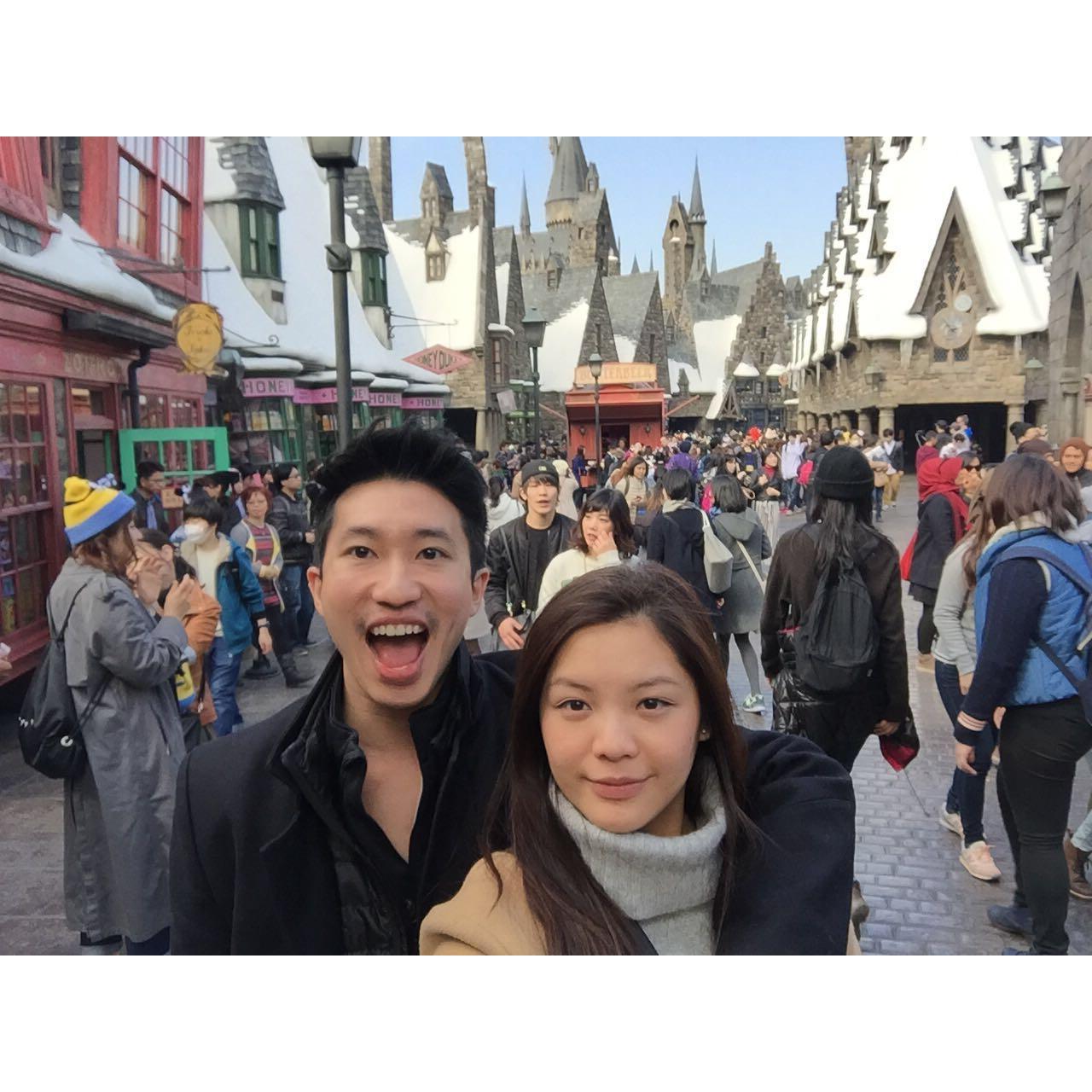 Chloe & Kevin doing a little shopping in Hogsmeade.