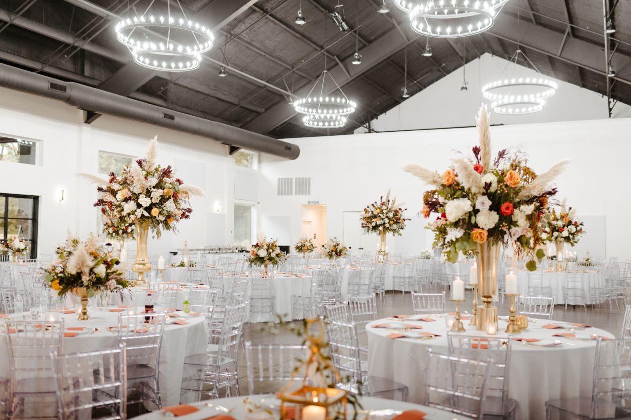 The Venue at Oakdale | Wedding Venues | Cost, Reviews \u0026 Photos | Zola, image size:1255x835