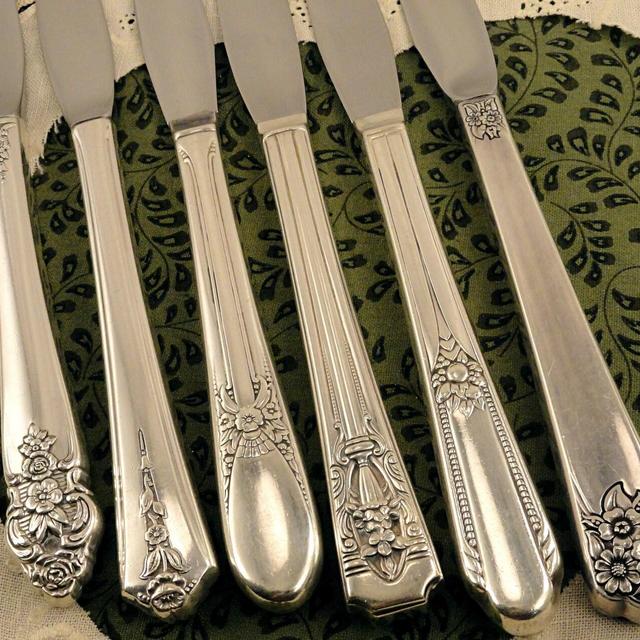 6 Floral Deco Grille Viande Style Dinner Knives Eclectic Mixed MisMatched Vintage Silverplate #4 Flatware Silverware Silver Plate