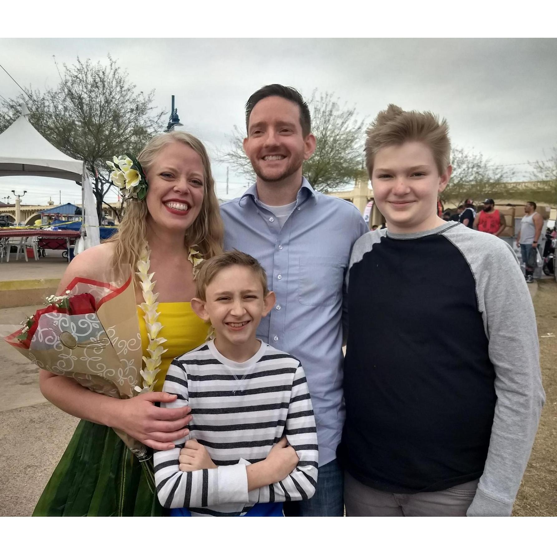 Such a good looking family!!