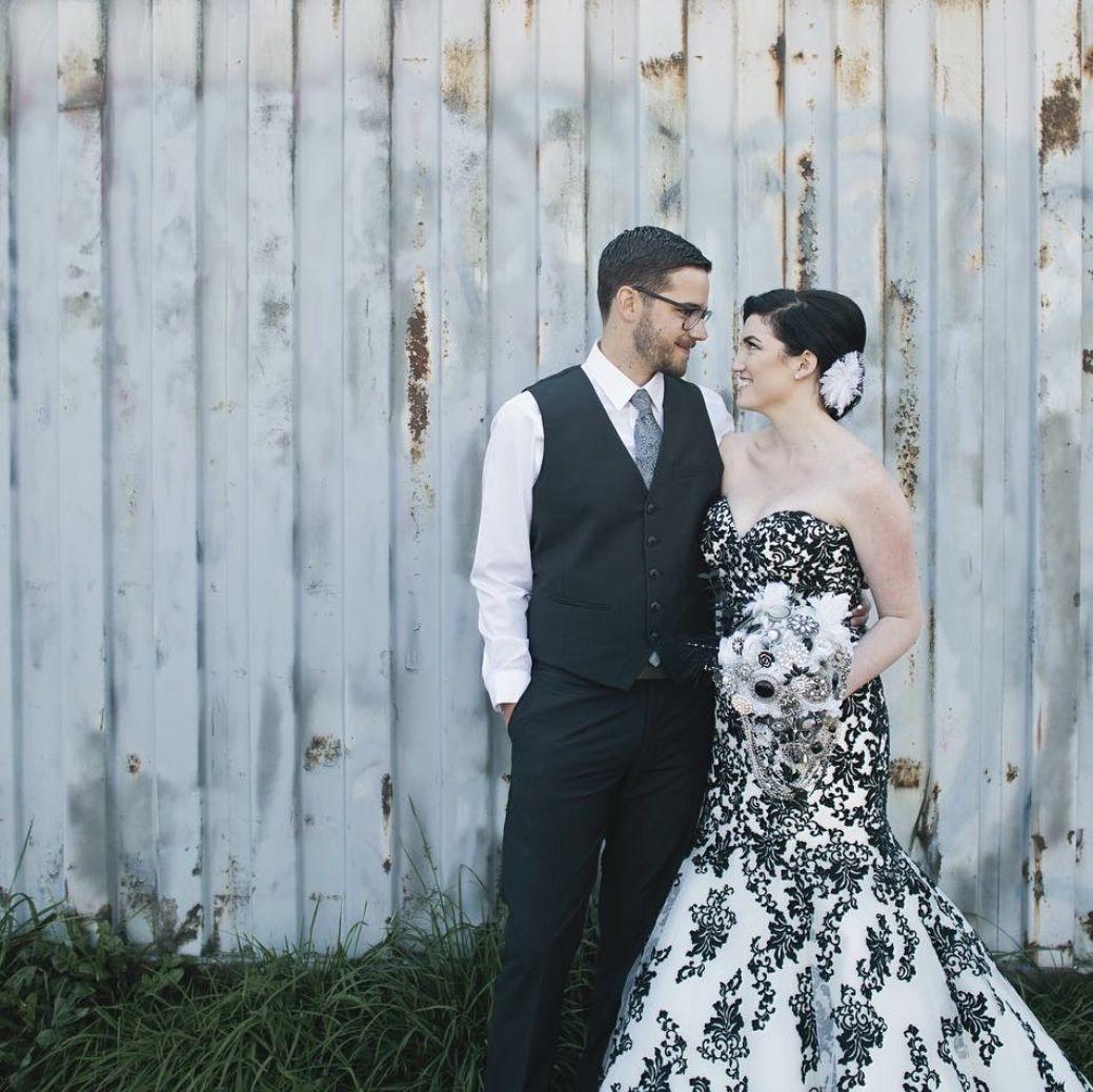 Amy & Peter Mallahan have been married 10 years! They married on September 26, 2015 in Georgetown, Washington.