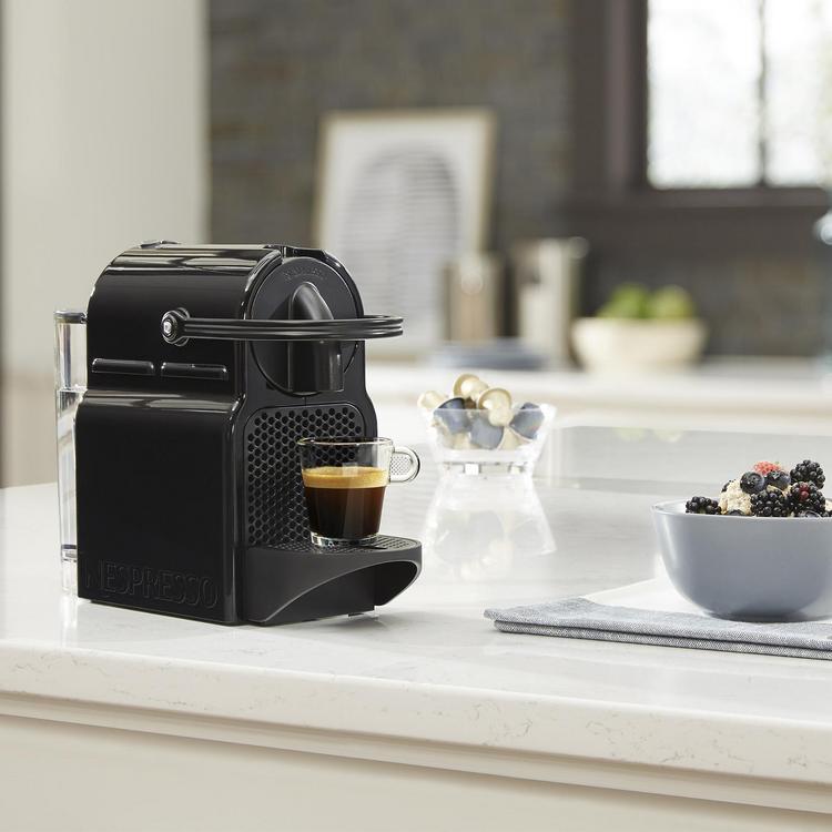 Nespresso INISSIA ブラック Amazon.com: Nespresso Inissia Espresso Machine by De'Longhi