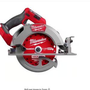 Milwaukee M18 FUEL M18 7-1/4 in. Cordless Brushless Circular Saw Tool Only